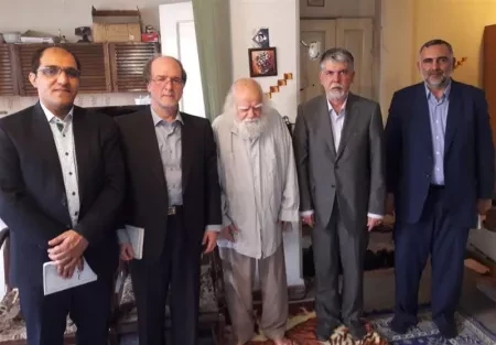 وزیر فرهنگ ارشاد اسلامی با محمدرضا حکیمی دیدار کرد